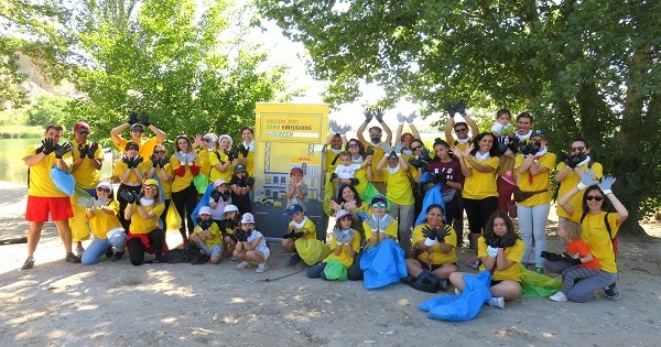 Voluntarios de DHL participan en el proyecto 'Libe